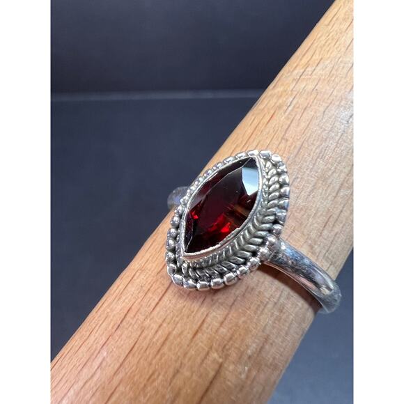 Red garnet marquise gemstone sterling silver ring size 8 - Picture 2 of 12